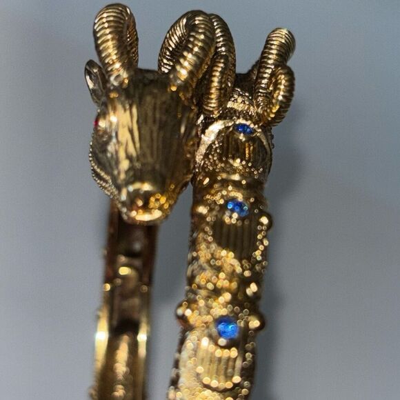 Camrose & Kross JBKennedy Double Ram Head Hinged Bracelet - Picture 8 of 10